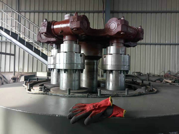 雷蒙機磨粉機加工現(xiàn)場